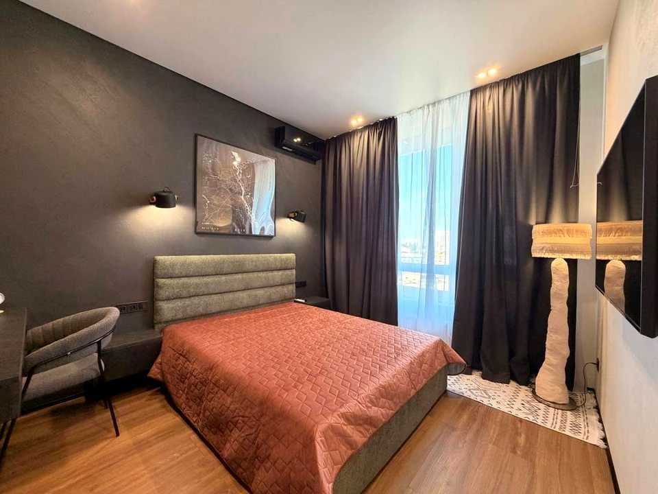 Apartment. Kyiv, Holosiivsky Prospect.