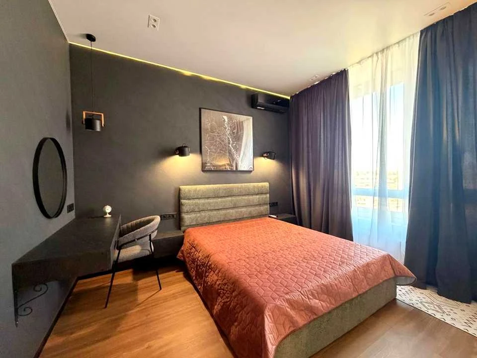 Apartment. Kyiv, Holosiivsky Prospect.