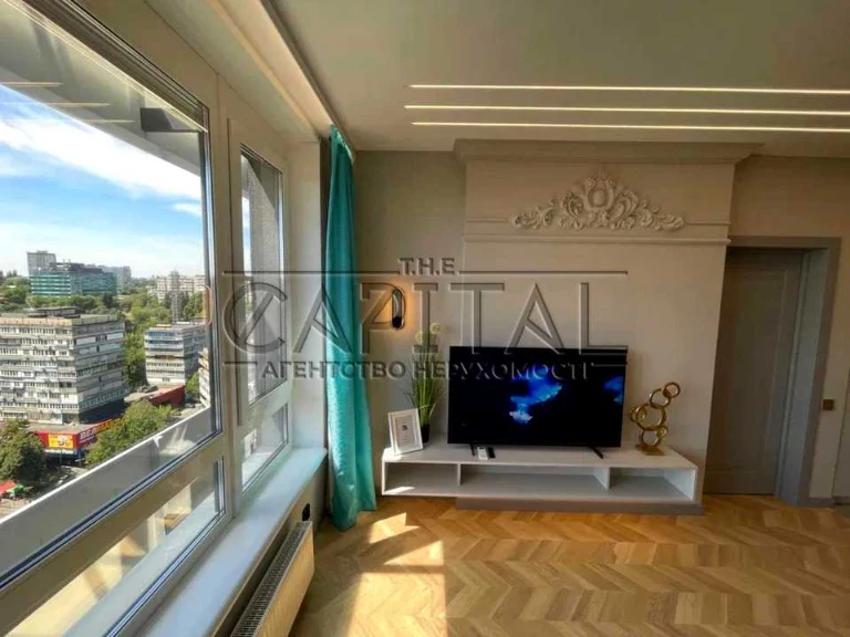 Apartment. Kyiv, Vasylkivska St.