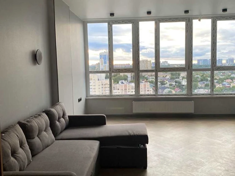 Apartment. Kyiv, Petrovalivska St.