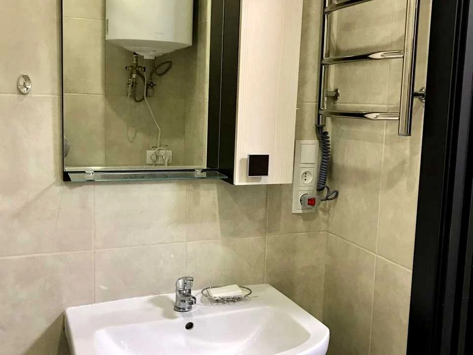 Квартира. Київ, Драгоманова вул.