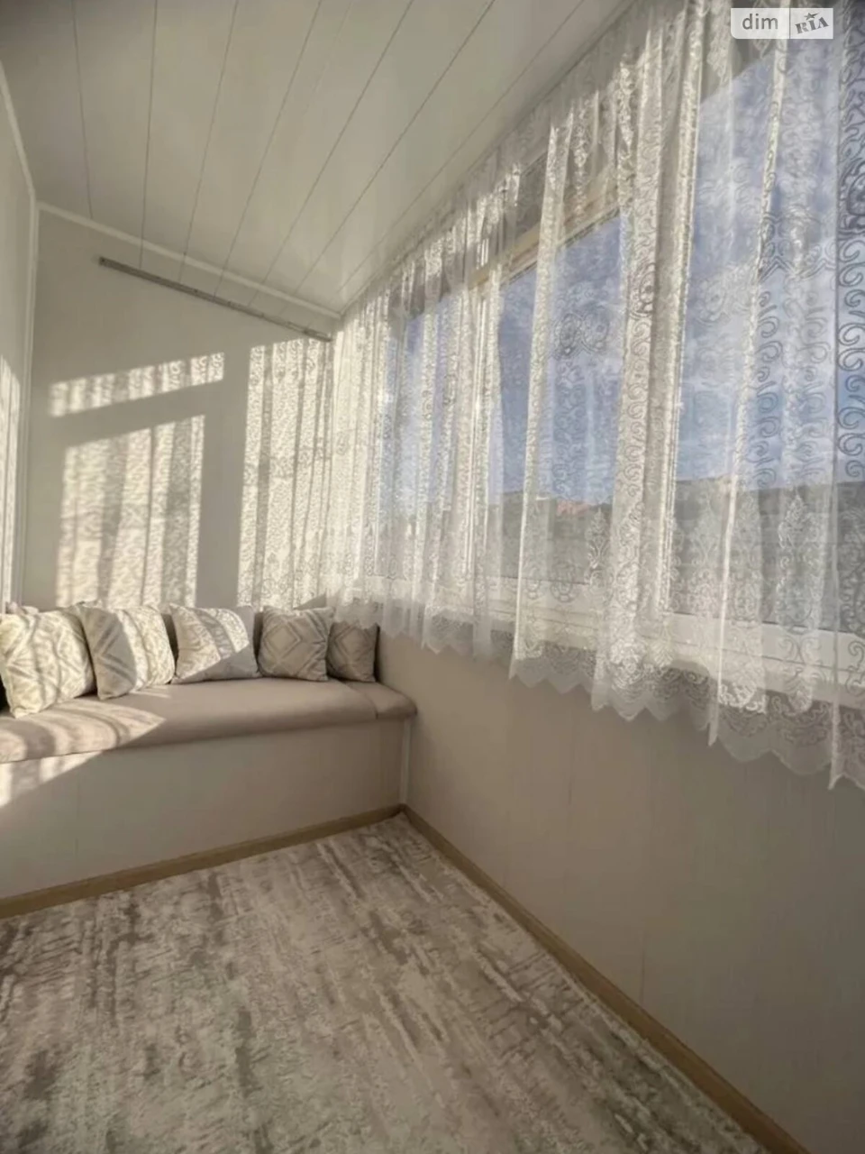 Apartment for Sale, Left Bank