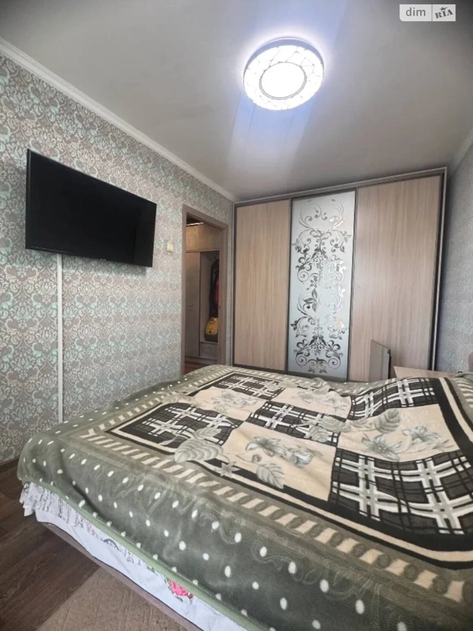 Apartment for Sale, Left Bank