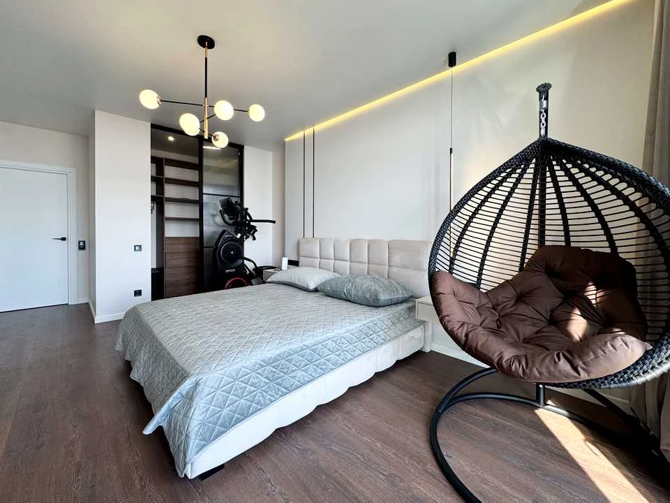 Apartment. Kyiv, Mikyslo-Slobidska St.