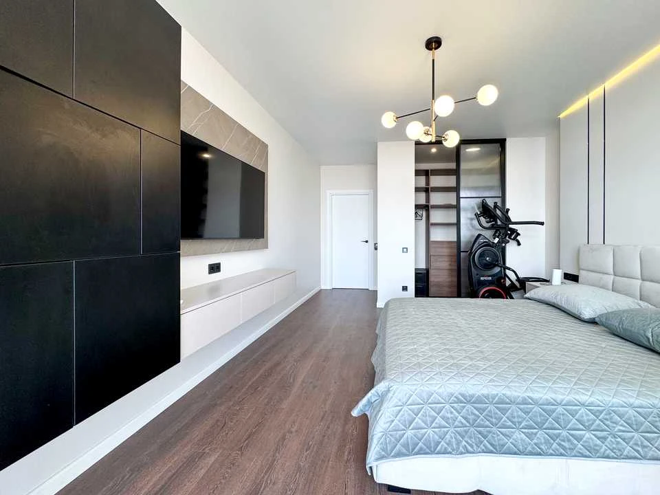Apartment. Kyiv, Mikyslo-Slobidska St.