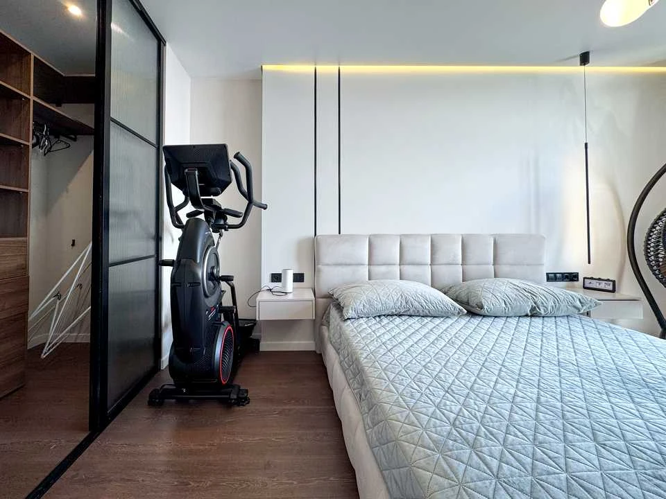 Apartment. Kyiv, Mikyslo-Slobidska St.