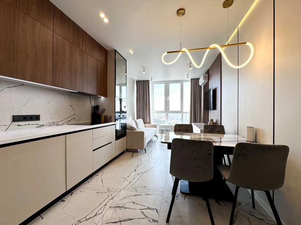 Apartment. Kyiv, Mikyslo-Slobidska St.