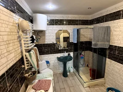 Apartment. Chernivtsi, Vokzalna St.