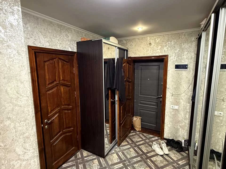 Apartment. Chernivtsi, Vokzalna St.