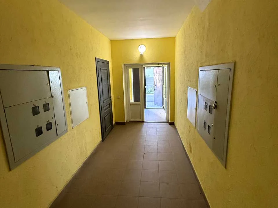 Apartment. Chernivtsi, Vokzalna St.
