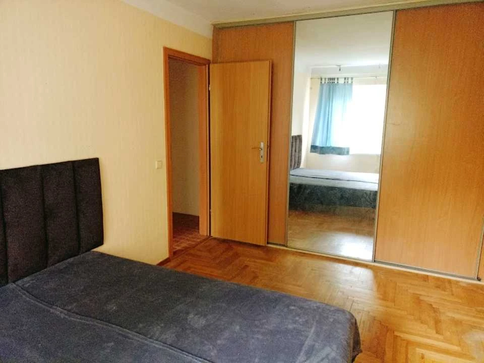 Apartment. Kyiv, Parkovo-Syretska St.