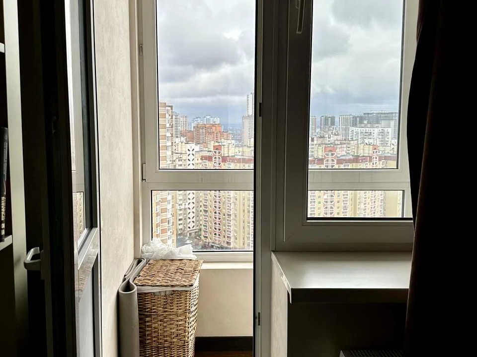 Квартира. Київ, Анни Ахматової вул.