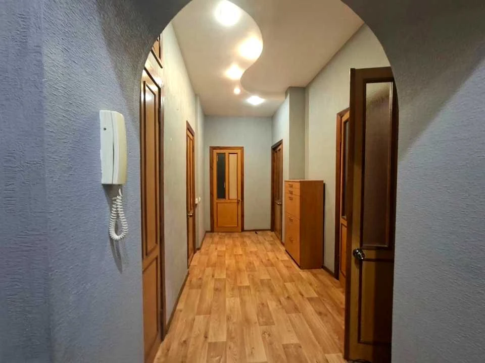 Квартира. Дніпро, Дмитра Яворницького просп.