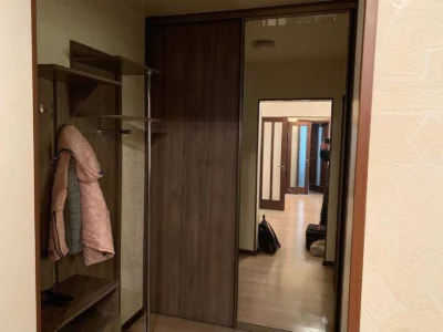 Sale of a three-room apartment with renovation Akhmatova 24