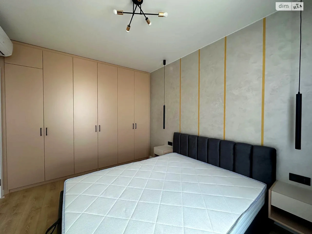 Long-Term Rent One-Bedroom Apartment Podilsky