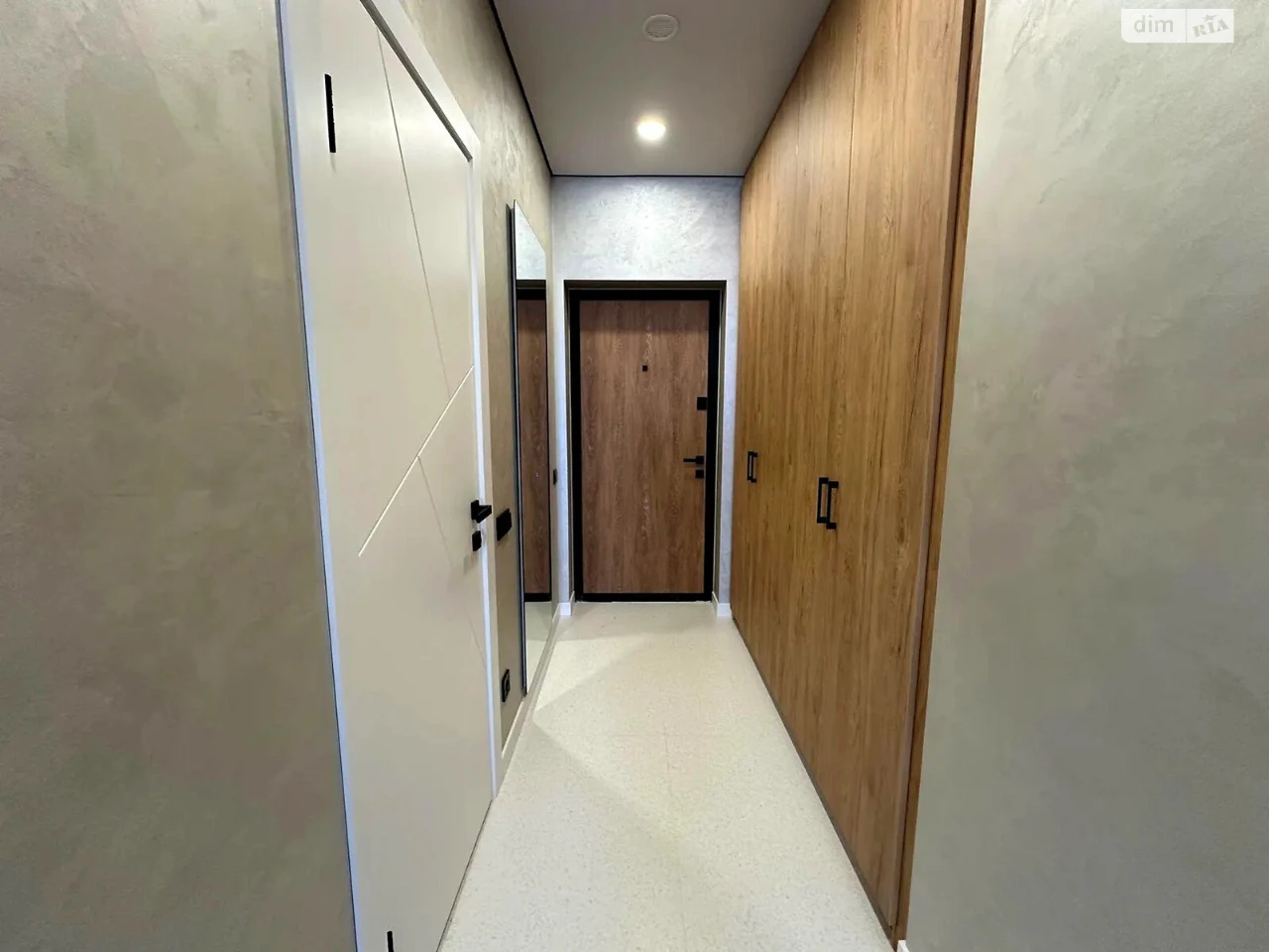 Long-Term Rent One-Bedroom Apartment Podilsky