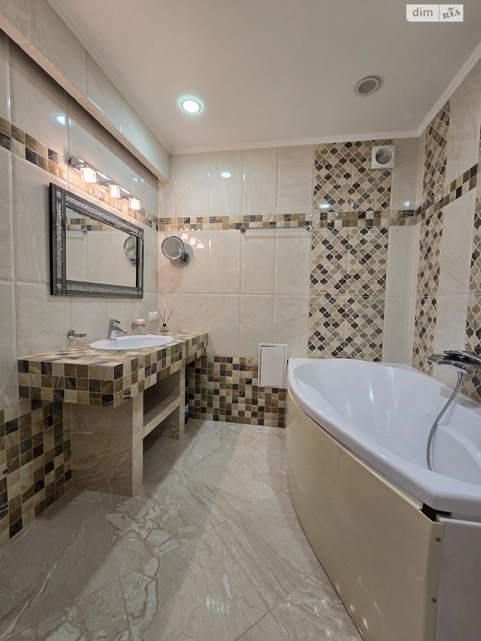 Apartment for Sale in Pasichna
