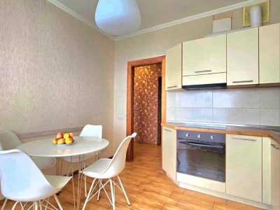 Apartment. Kyiv, Dniprovska naberezhna St.