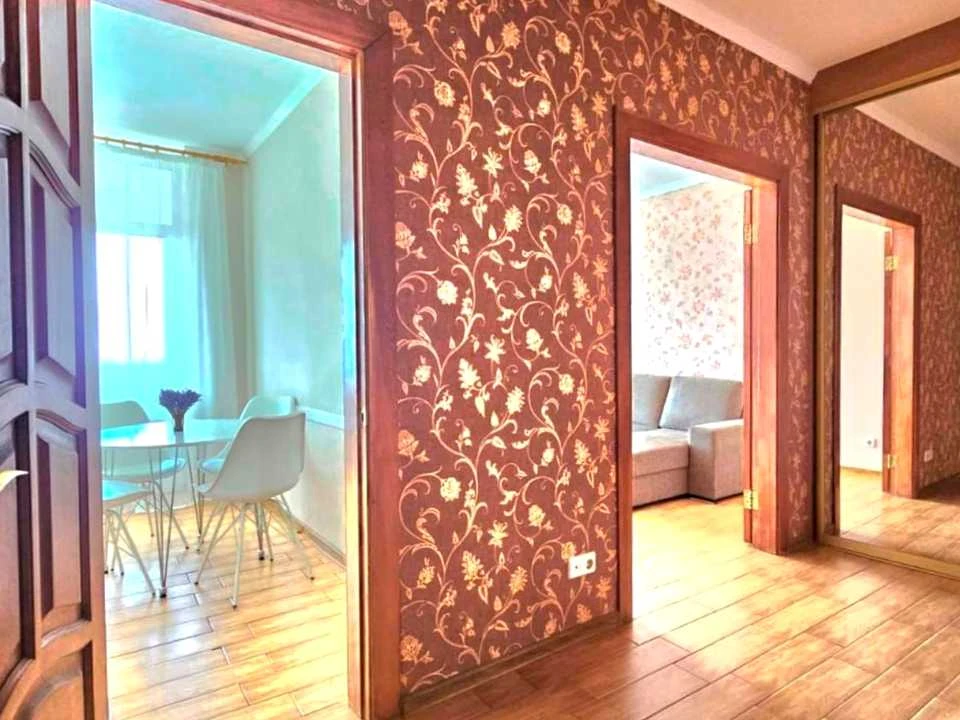 Apartment. Kyiv, Dniprovska naberezhna St.