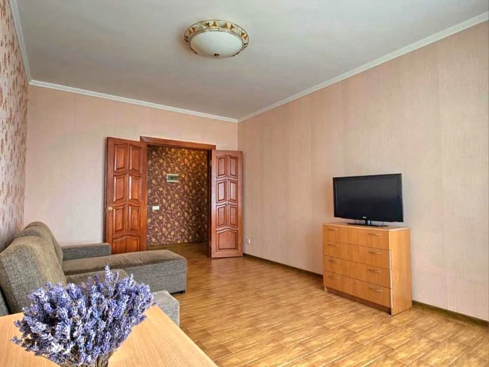 Apartment. Kyiv, Dniprovska naberezhna St.