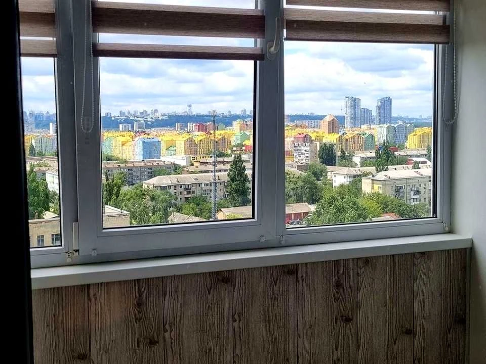 Apartment. Kyiv, Kharkiv Avenue