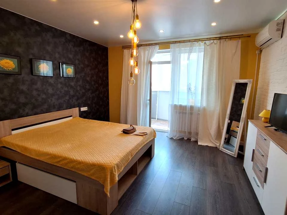 Apartment. Kyiv, Demіїvska St.