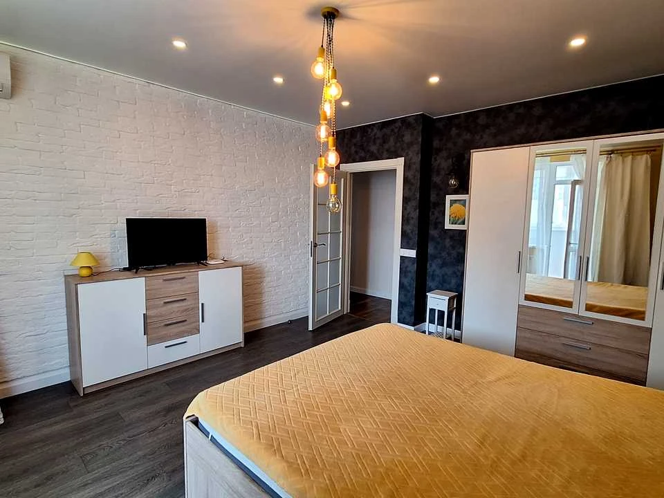 Apartment. Kyiv, Demіїvska St.