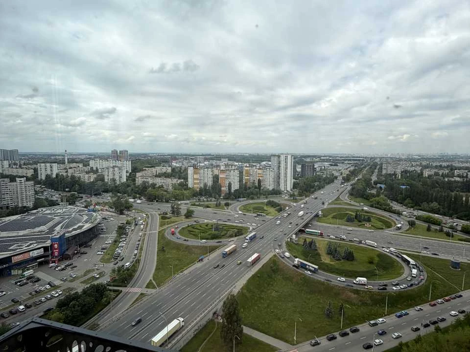 Квартира. Київ, Академіка Заболотного вул.