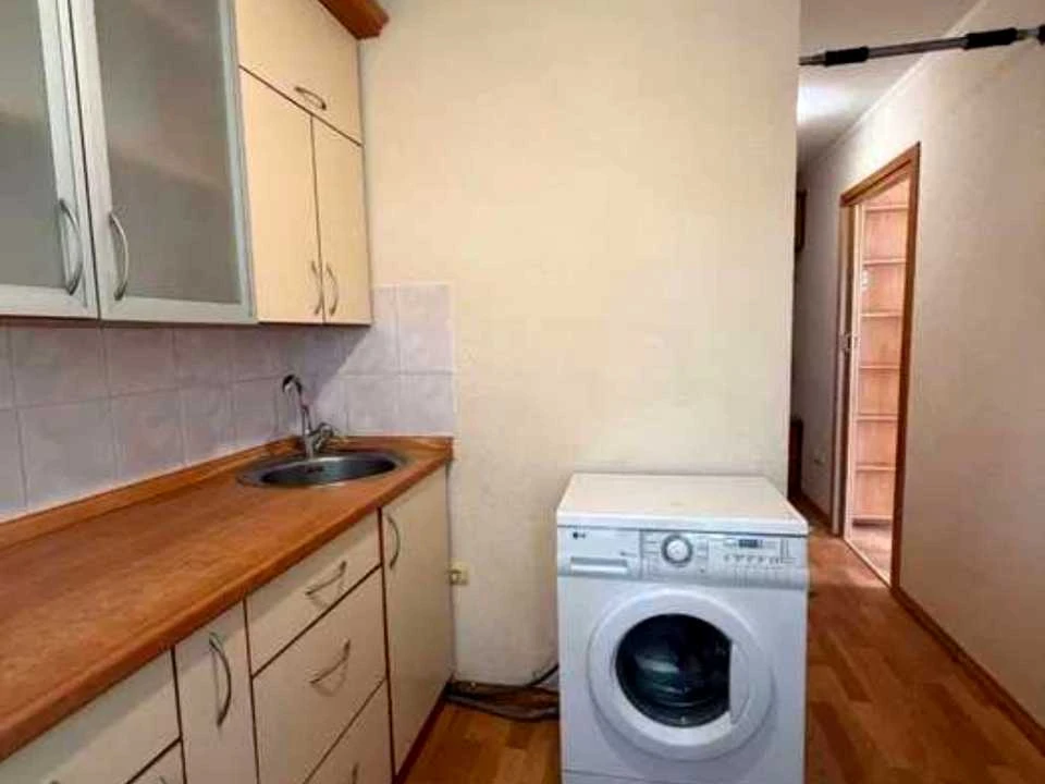 Apartment. Kyiv, Salutna St.
