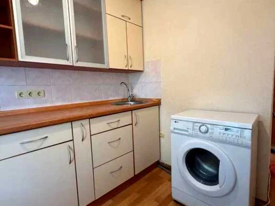 Apartment. Kyiv, Salutna St.