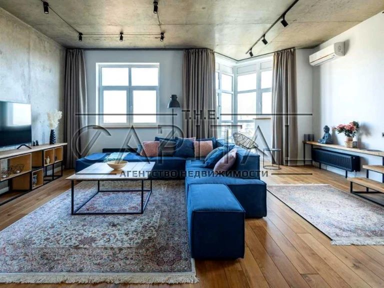 Apartment. Kyiv, Sapernoye Pole St.