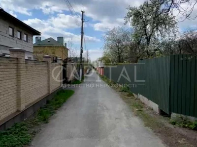 Ділянка. Київ, Огіркова вул.