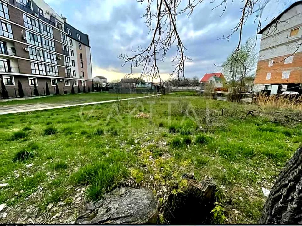 Ділянка. Київ, Райдужна вул.