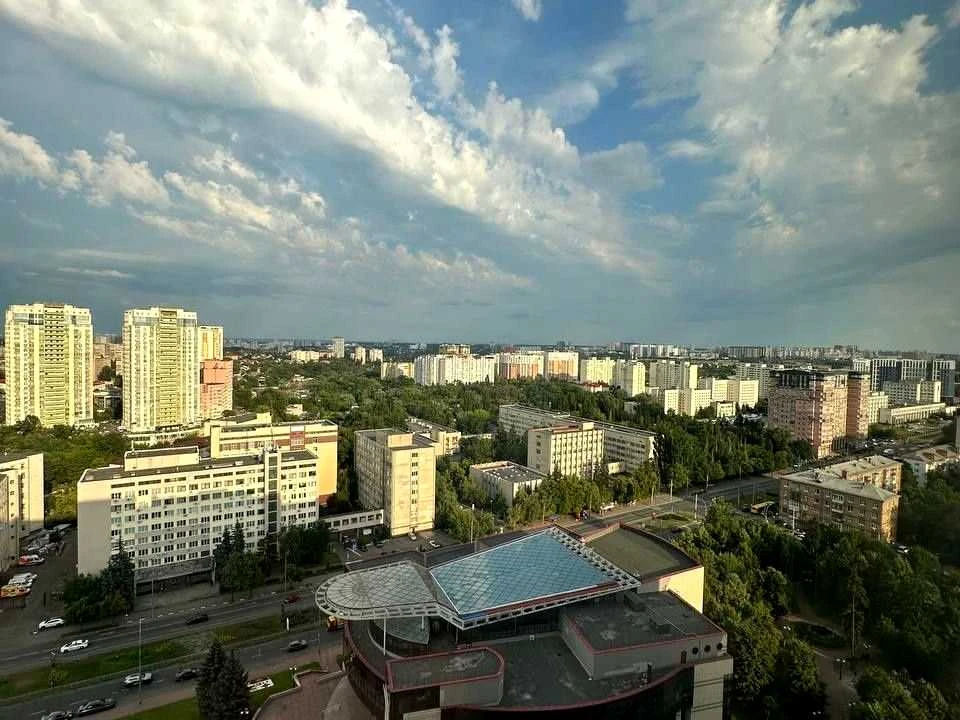 Apartment. Kyiv, Air Force Avenue