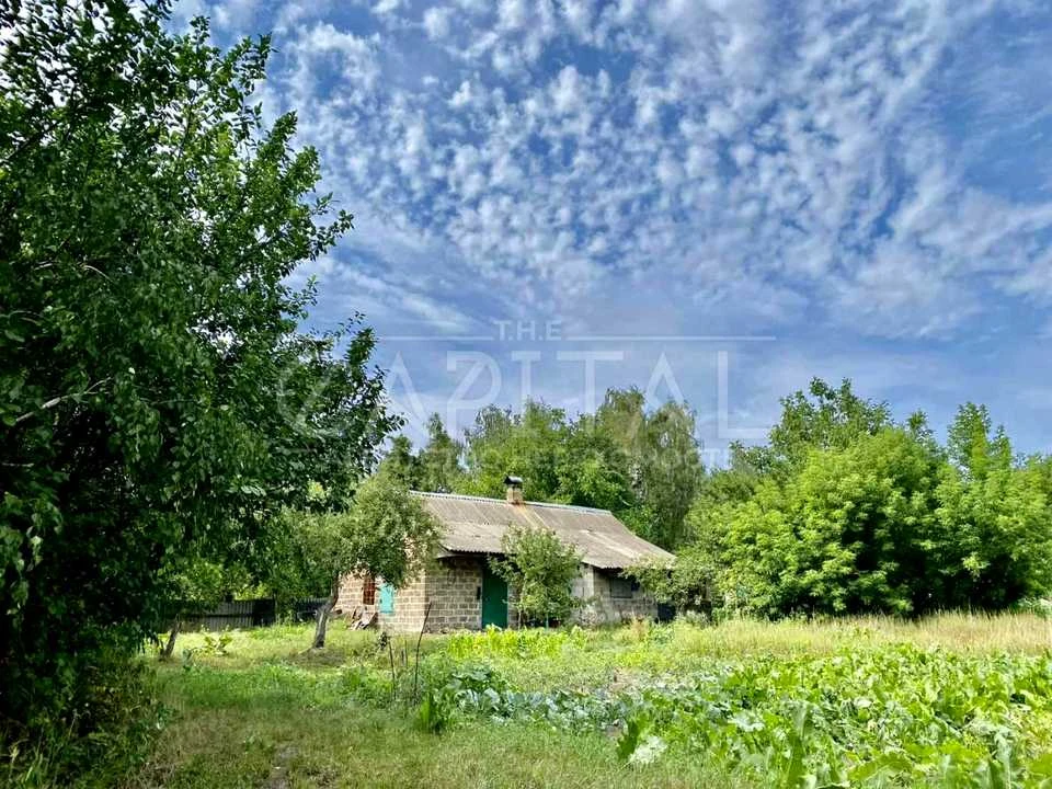 Land. Kyiv, Brodivska St.