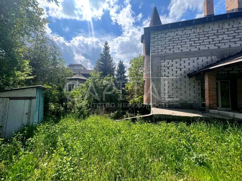 Ділянка. Київ, Саперне Поле вул.
