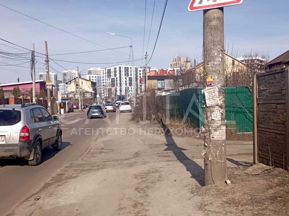 Ділянка. Київ, Центральна вул.