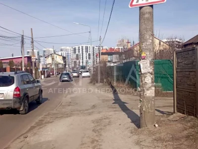 Ділянка. Київ, Центральна вул.