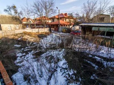 Ділянка. Київ, Мрії вул.