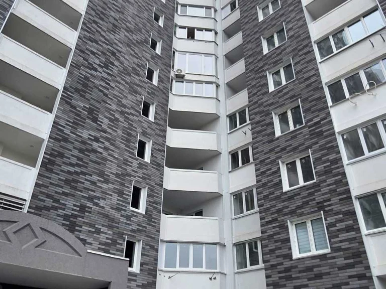 Apartment. Konyoplyanska vul.