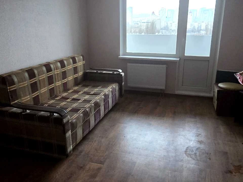Apartment. Konyoplyanska vul.
