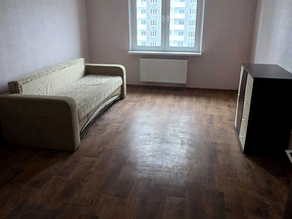 Apartment. Konyoplyanska vul.