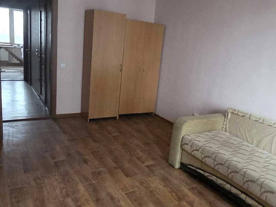 Apartment. Konyoplyanska vul.