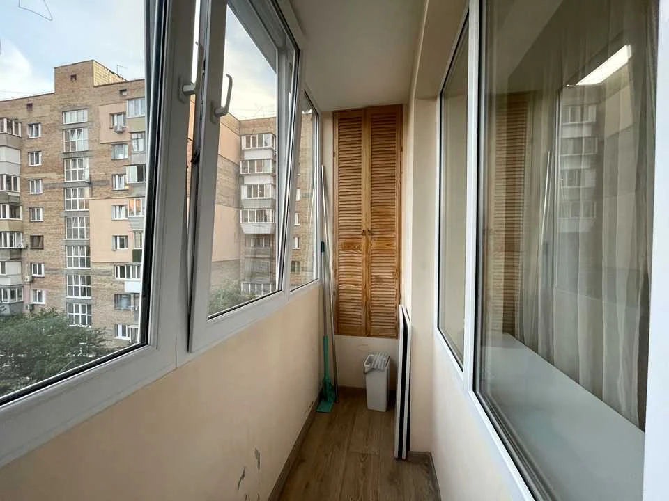 Apartment. Kyiv, Lesya Ukrainka Blvd.