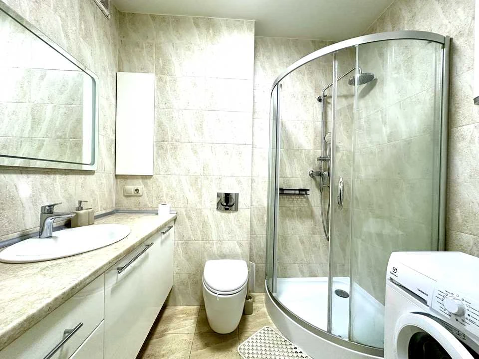 Квартира. Київ, Деміївська вул.