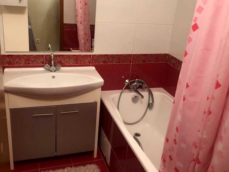 Apartment. Kyiv, Kharkiv Avenue