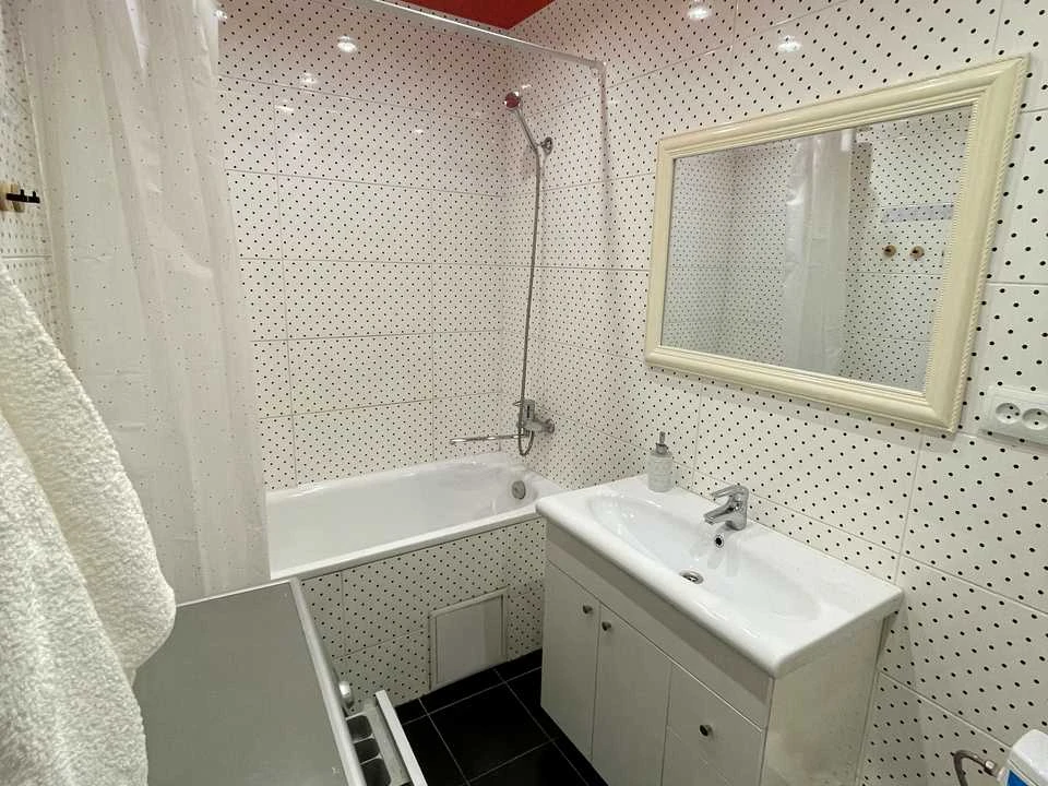 Apartment. Дніpro, Oleksandra Polia St.