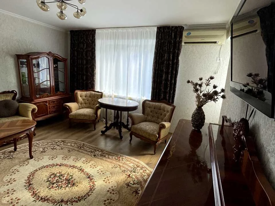 Apartment. Дніpro, Oleksandra Polia St.