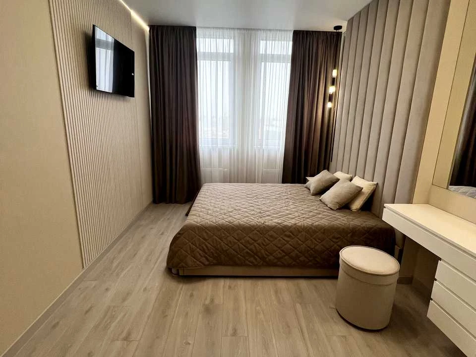 Apartment. Kyiv, Berezaysky Prospect.