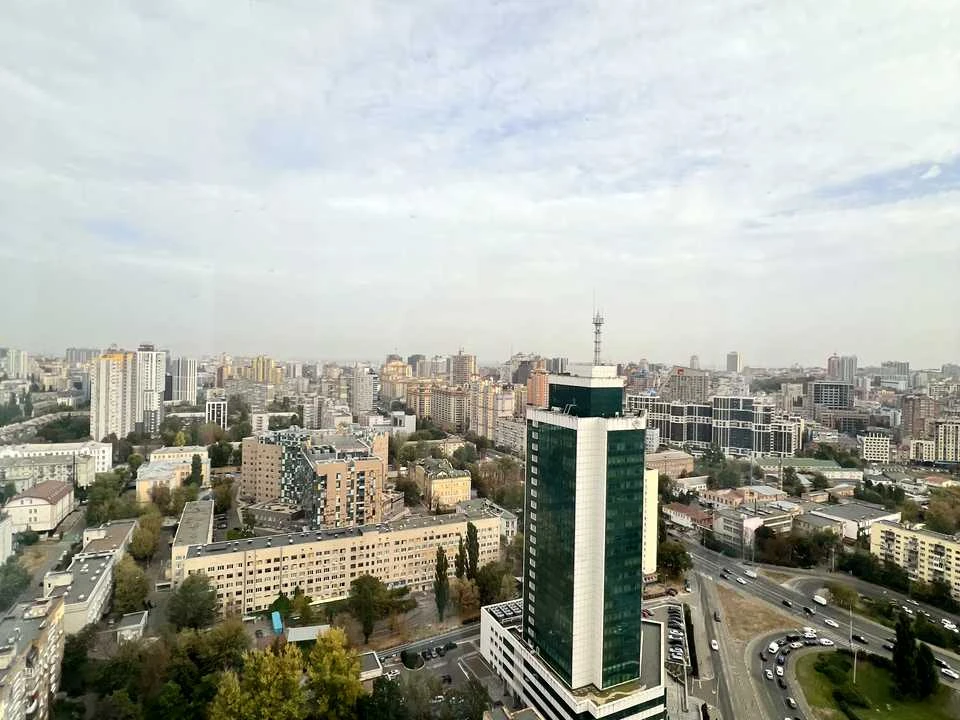 Apartment. Kyiv, Berezaysky Prospect.